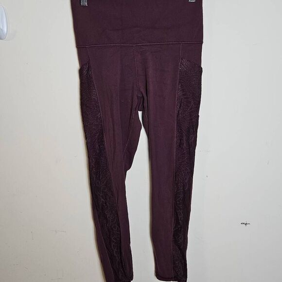 Athleta Leggings Small Maroon Salutation Stash Pocket II Lace 7/8 Tight 631863 - Picture 1 of 3